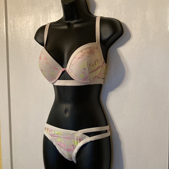 Victoria’s Secret PINK Women’s 2-Piece Bikini - Picture 2 of 10